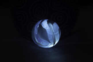 Bille de verre – galaxie intérieure — photographie d'art de Franck Besrest