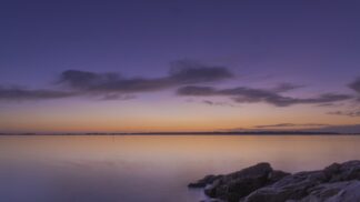 Crépuscule violet sur la mer bretonne — photographie de paysage breton de Franck Besrest