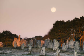 Entre les mondes – mégalithes de Carnac — photographie des mégalithes de Carnac de Franck Besrest