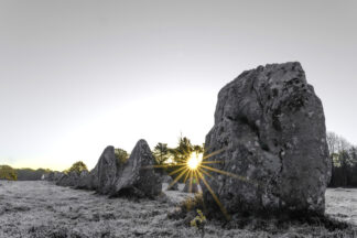 Kerlescan givré – aube 2 — photographie des mégalithes de Carnac de Franck Besrest