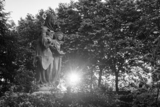 Silence du jardin sacré — photographie du patrimoine breton de Franck Besrest