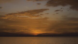 lever de soleil sur la mer — photographie de paysage breton de Franck Besrest