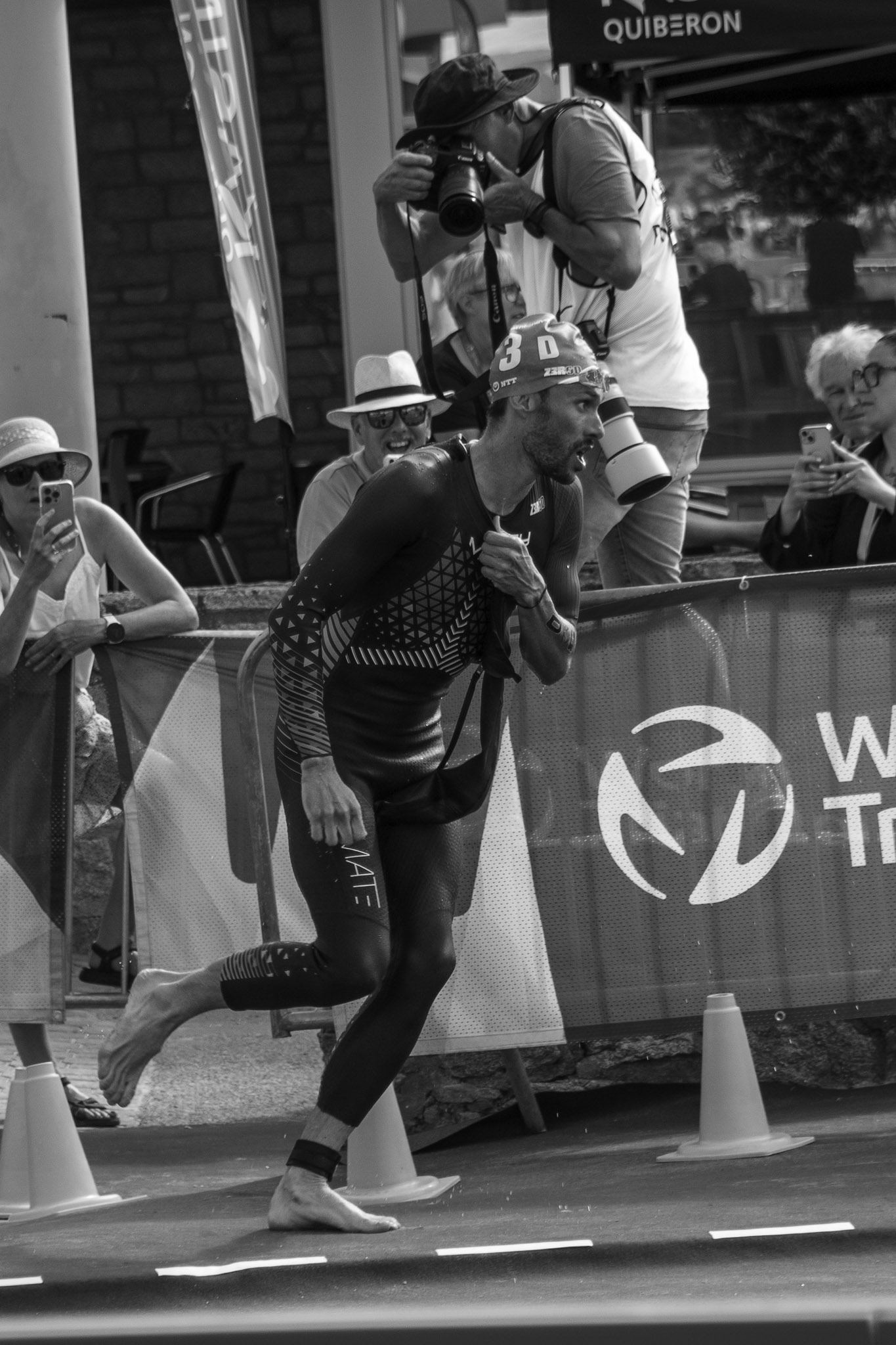 Championnat du monde de triathlon WTCS à Quiberon 2026, Grande Plage – photographie sportive Besrest-Photos en Bretagne (19/51)