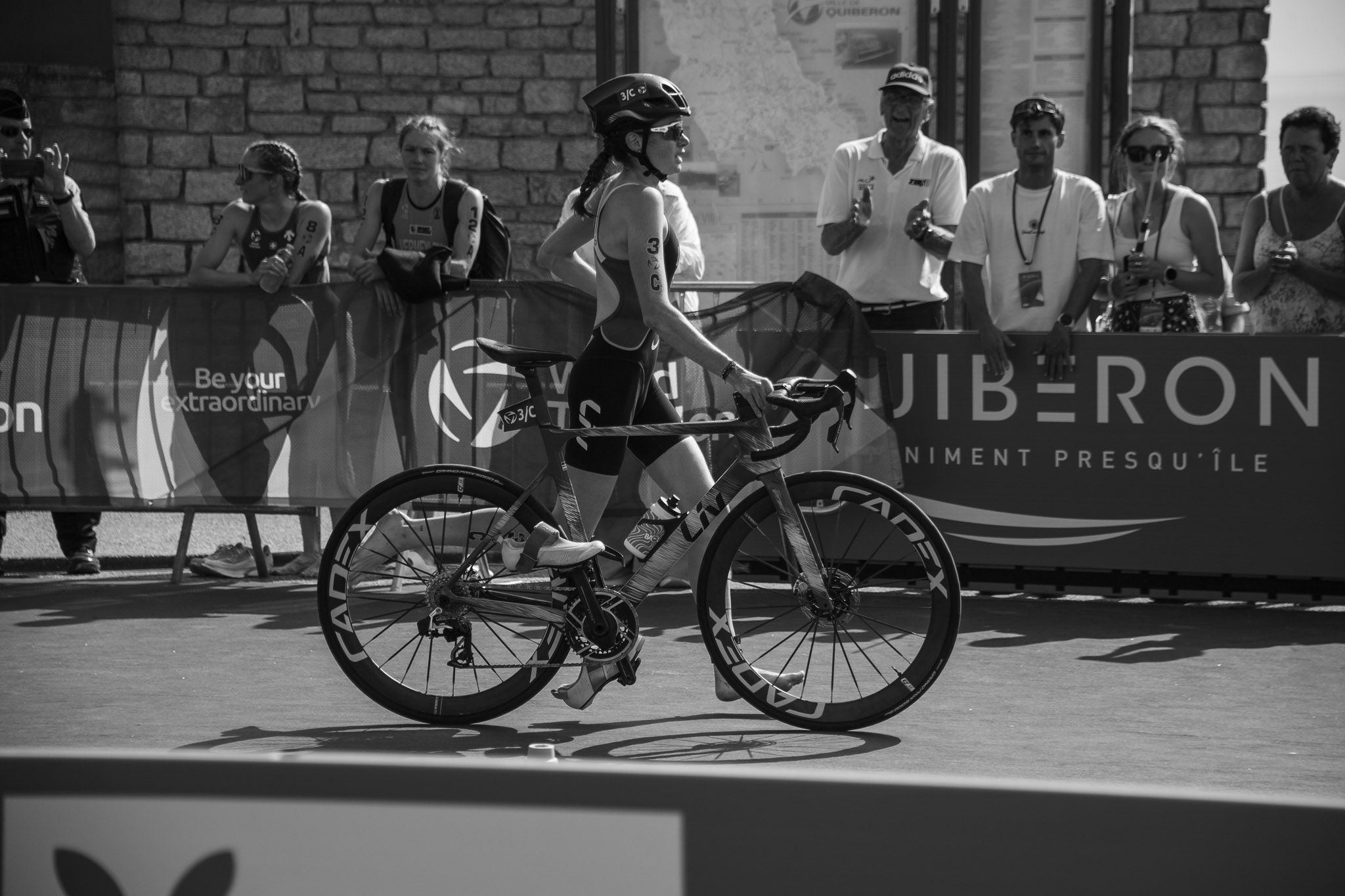 Championnat du monde de triathlon WTCS à Quiberon 2026, Grande Plage – photographie sportive Besrest-Photos en Bretagne (25/51)