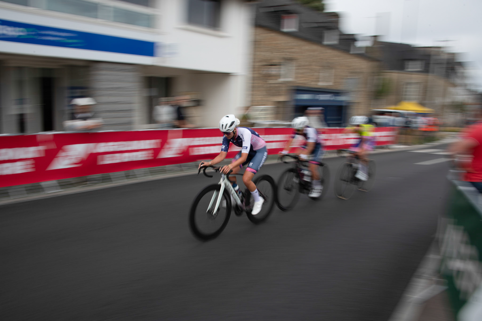 Peloton féminin en pleine action