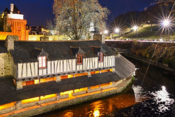 Vannes by night — Lumières dorées